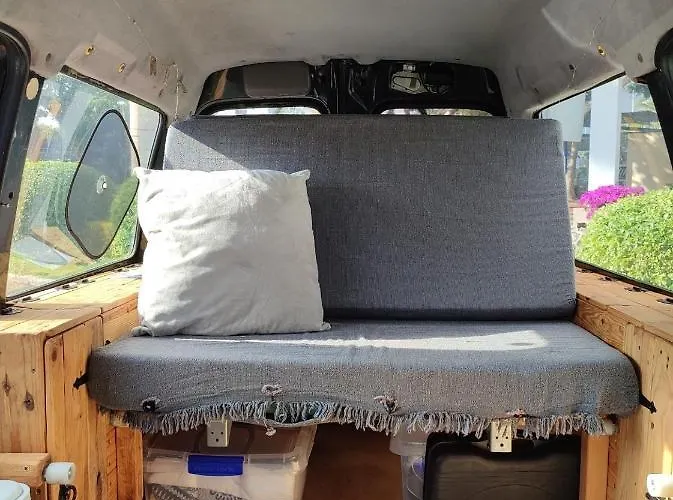 Simple Old Campervan To Rent For Over 25 Years * Santa Cruz de Tenerife
