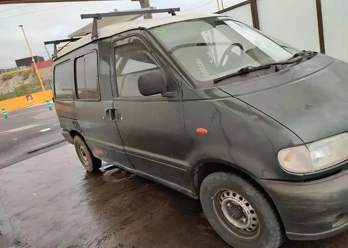 Simple Old Campervan To Rent For Over 25 Years Camping Santa Cruz de Tenerife